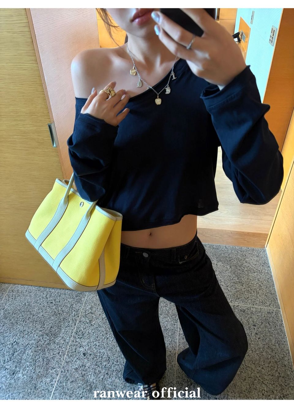 원숄더 이지컷팅 크롭 긴팔탑 상세 이미지 20