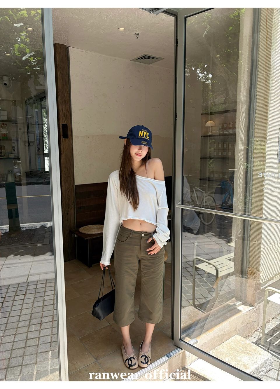 원숄더 이지컷팅 크롭 긴팔탑 상세 이미지 35