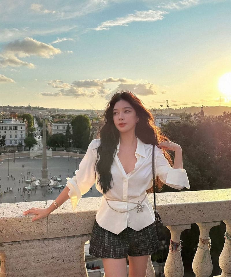 라인 셔링 브이넥 셔츠 블라우스 대표 이미지
