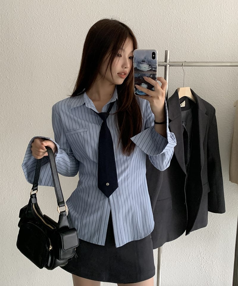 블루 스트라이프 숏타이 셔츠 대표 이미지