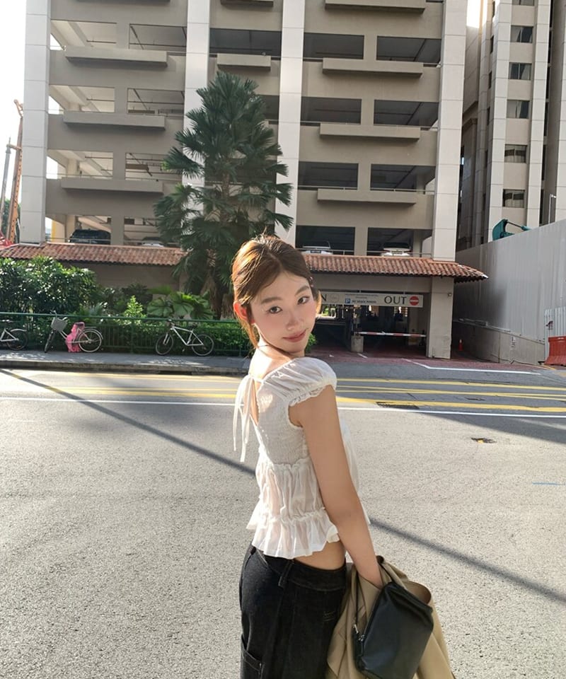 브이넥 레이스 셔링 러플 블라우스 추가 이미지 3