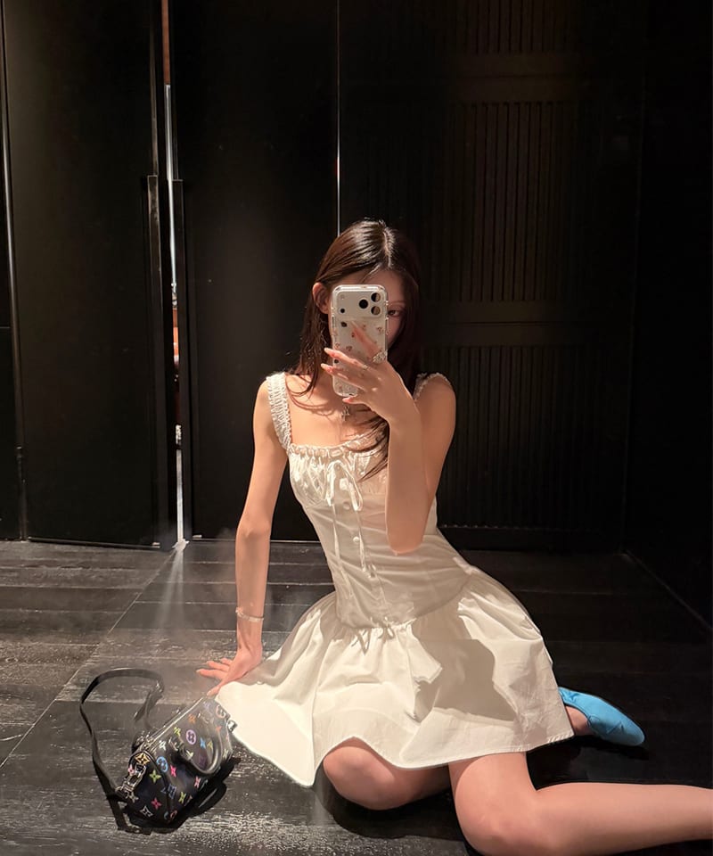 화이트 코튼 스모크밴딩 미니원피스 대표 이미지