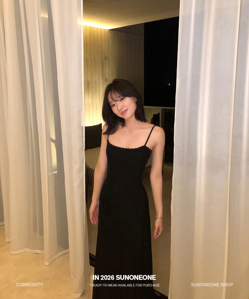 레이스넥 시폰 슬리브리스 원피스 대표 이미지