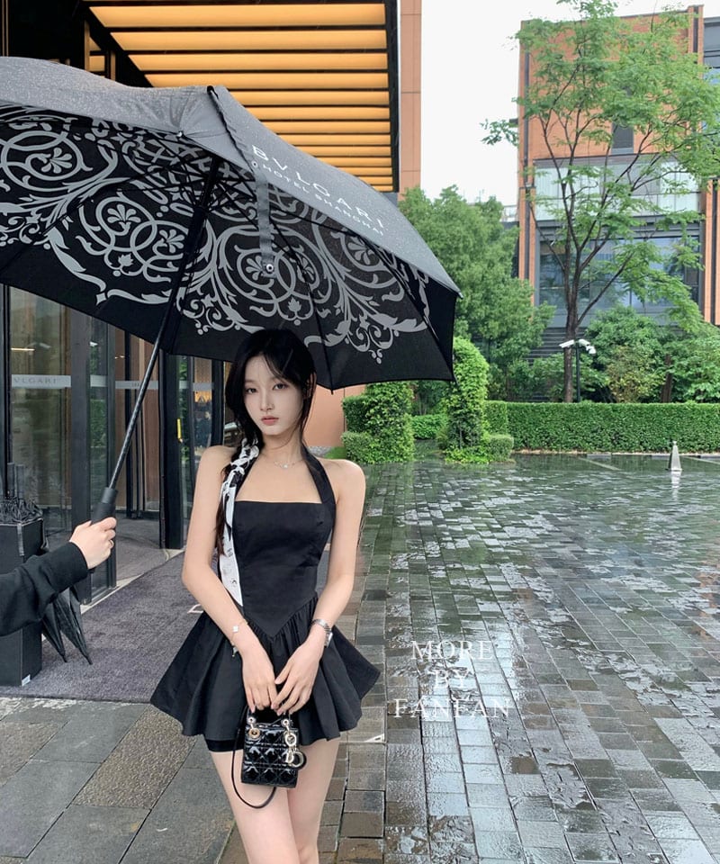 코튼 홀터넥 플레어 블라우스 - 블랙S 빠른배송 대표 이미지