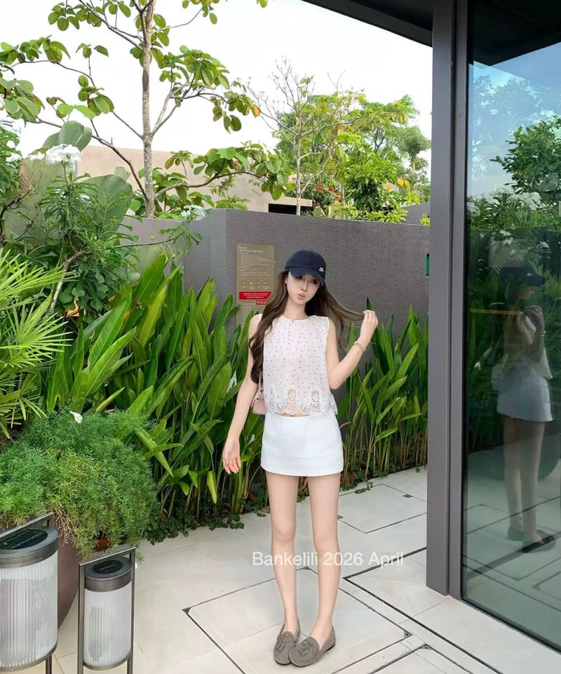 셔링 라운드넥 레이스 민소매 블라우스 추가 이미지 3