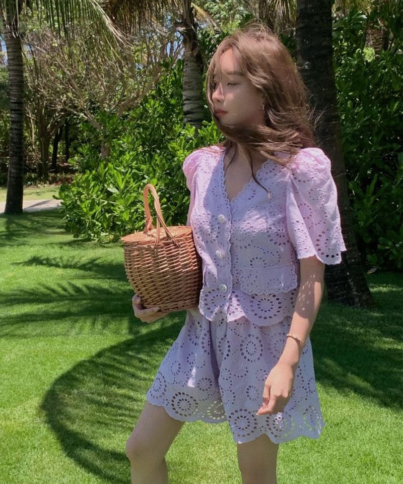 펀칭 플라워 진주버튼 반팔 블라우스 가디건 팬츠 투피스 세트 대표 이미지