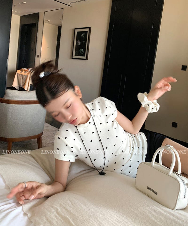 하트도트 라운드넥 반팔 티셔츠 추가 이미지 3