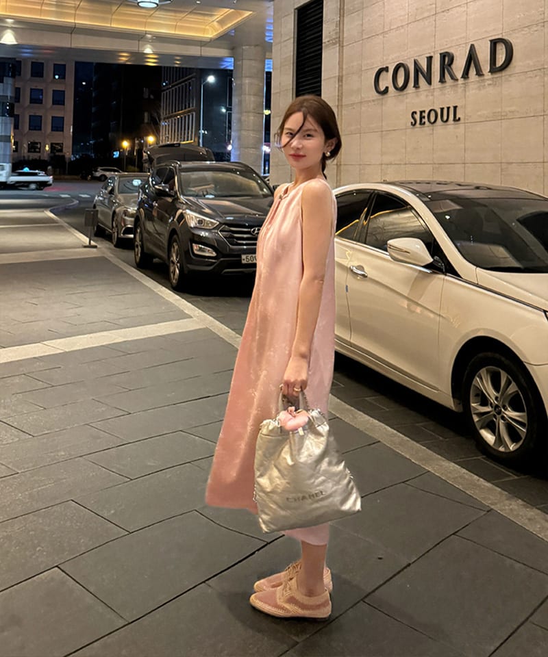 핑크 새틴 자카드 민소매 롱원피스 추가 이미지 1