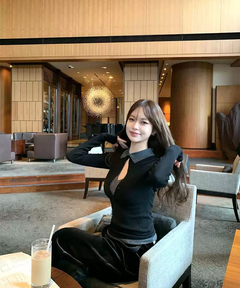 페이크 레이어드 카라 버튼 니트탑 추가 이미지 4