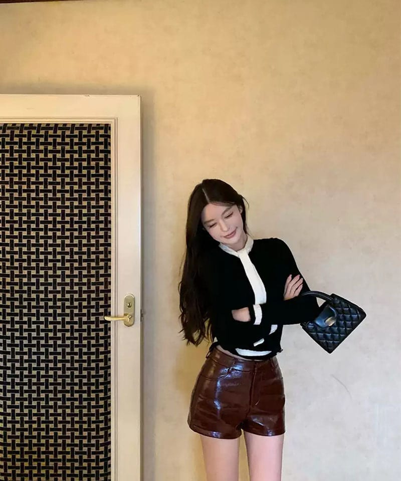 비스코스 유광레더 숏팬츠 대표 이미지