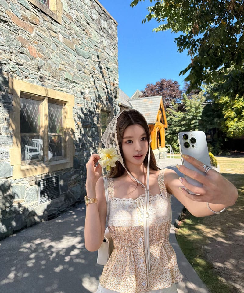 펀칭 코튼 스퀘어 민소매 블라우스 추가 이미지 1