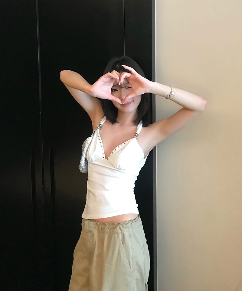 메탈 펀칭 슬리브리스 홀터탑 추가 이미지 4