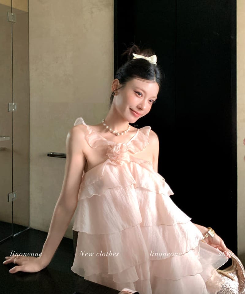 로즈 핑크 티어드 프릴 원피스 대표 이미지