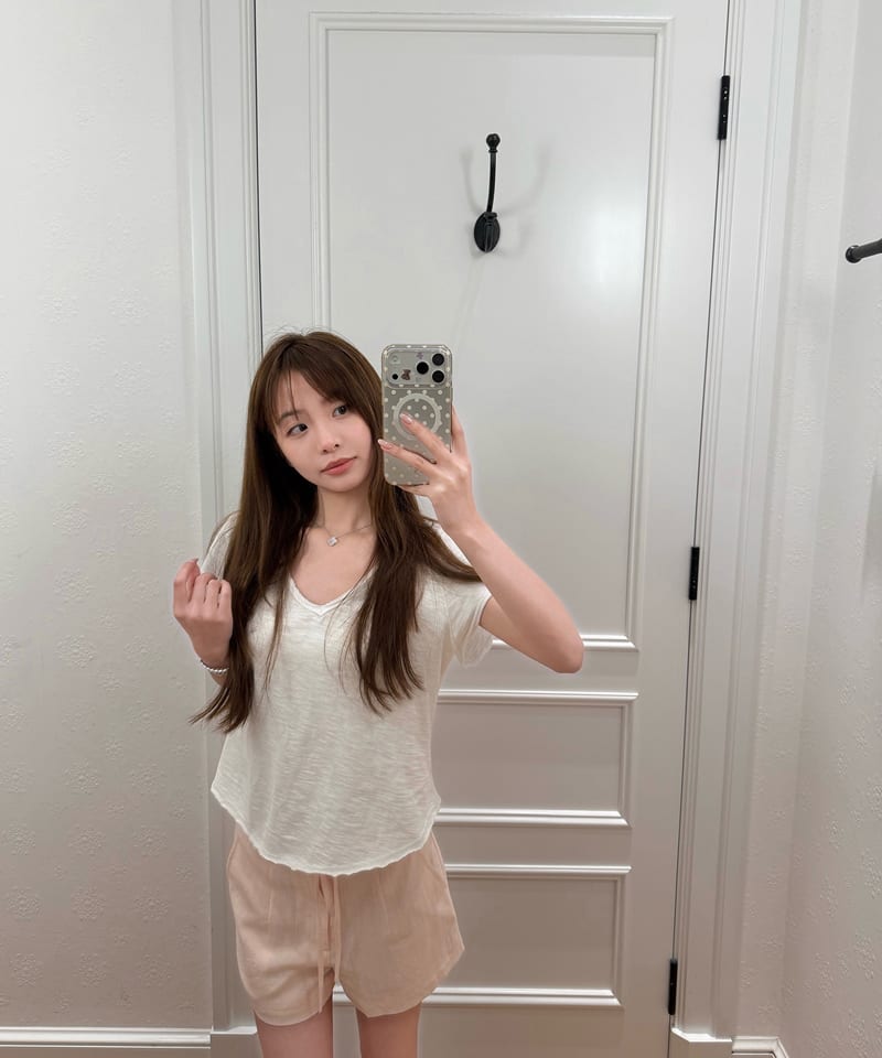 코튼 로우엣지 V넥 티셔츠 추가 이미지 2