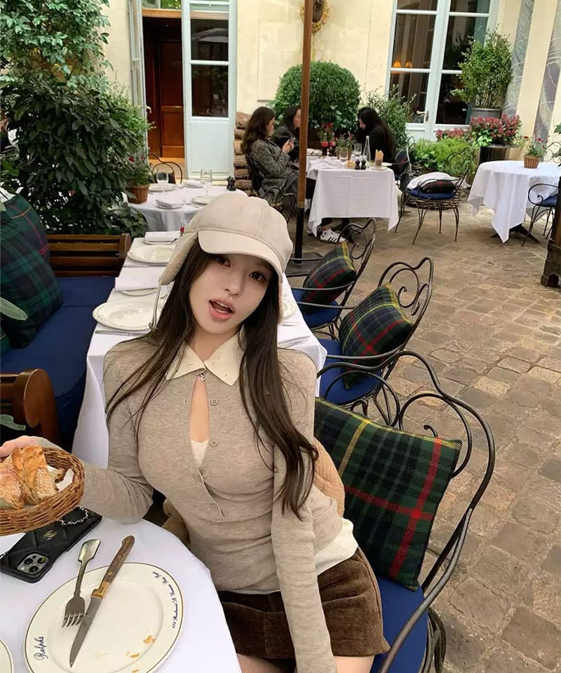 페이크 레이어드 카라 버튼 니트탑 대표 이미지