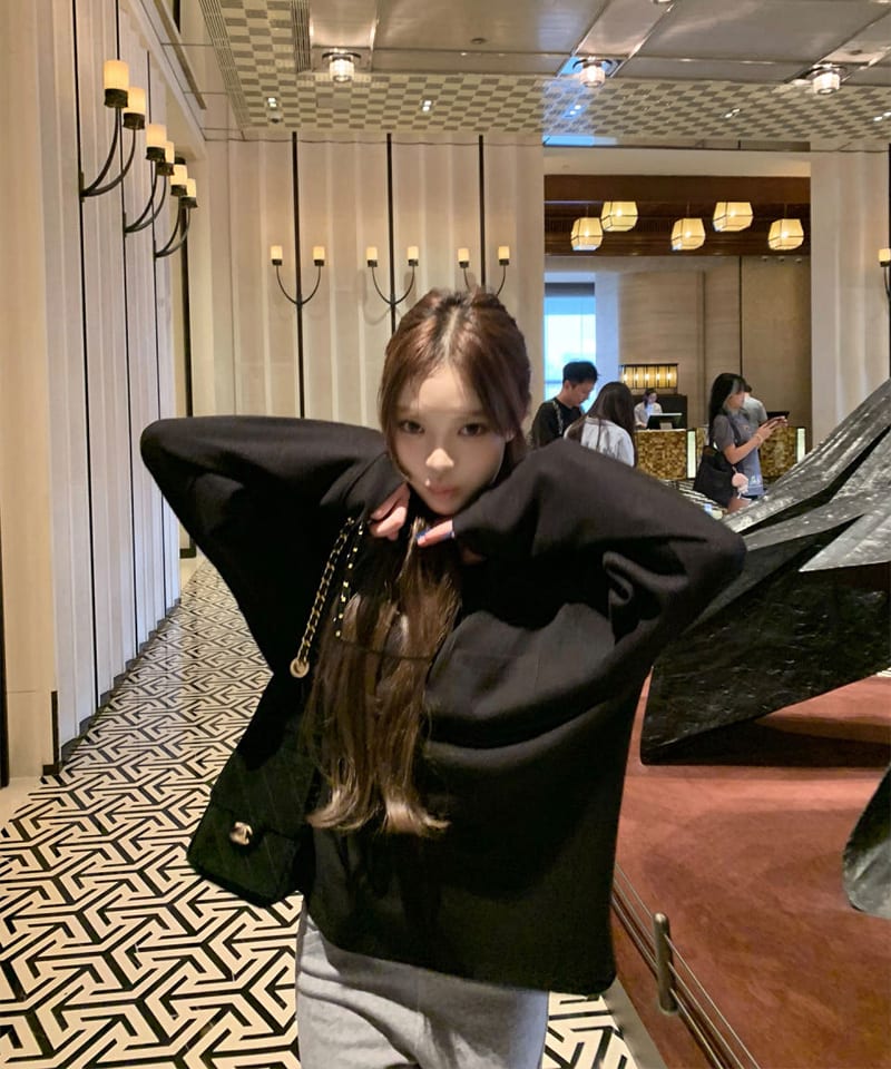 포켓 라운드 비스코스 와플 티셔츠 추가 이미지 2
