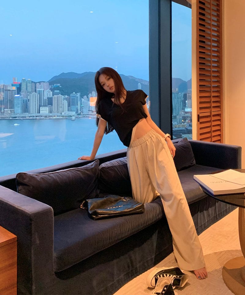 레이어드 U넥 반팔티셔츠 추가 이미지 3