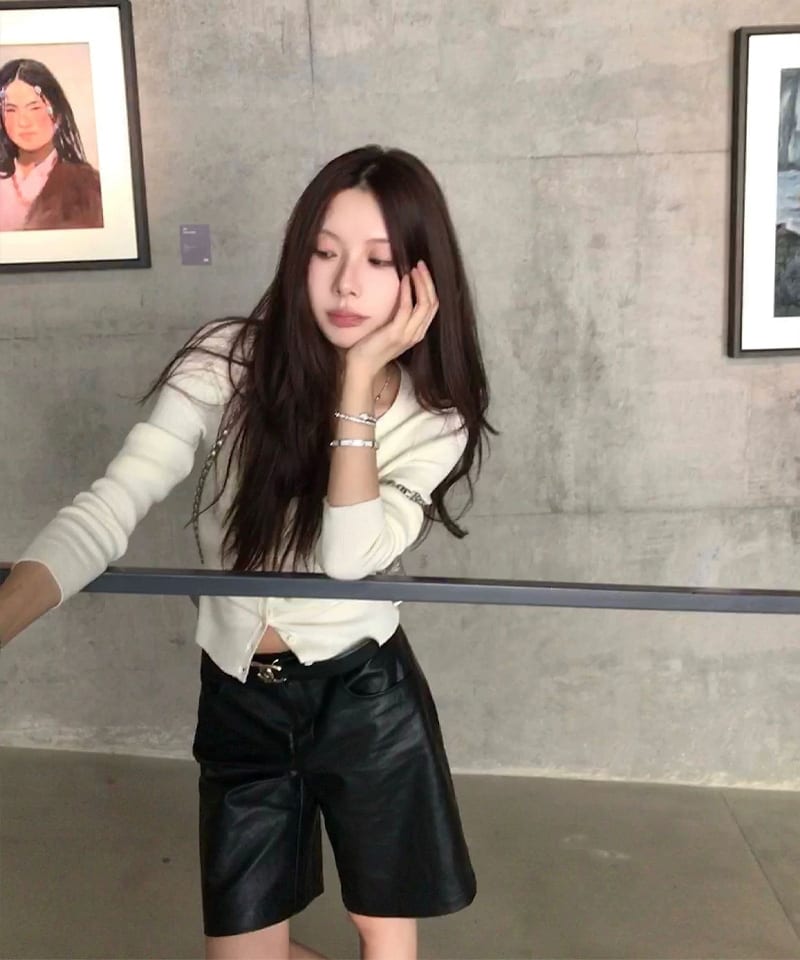 스트레이트 5부 레더팬츠 대표 이미지