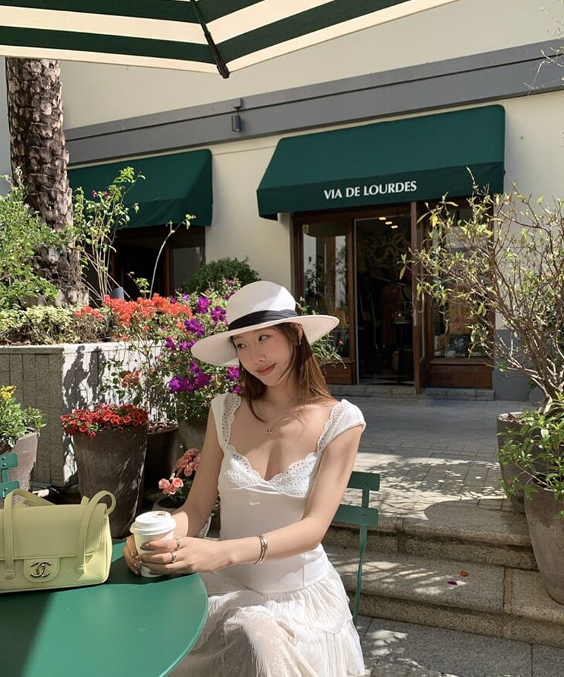 펀칭 레이스트림 브이넥탑 추가 이미지 4
