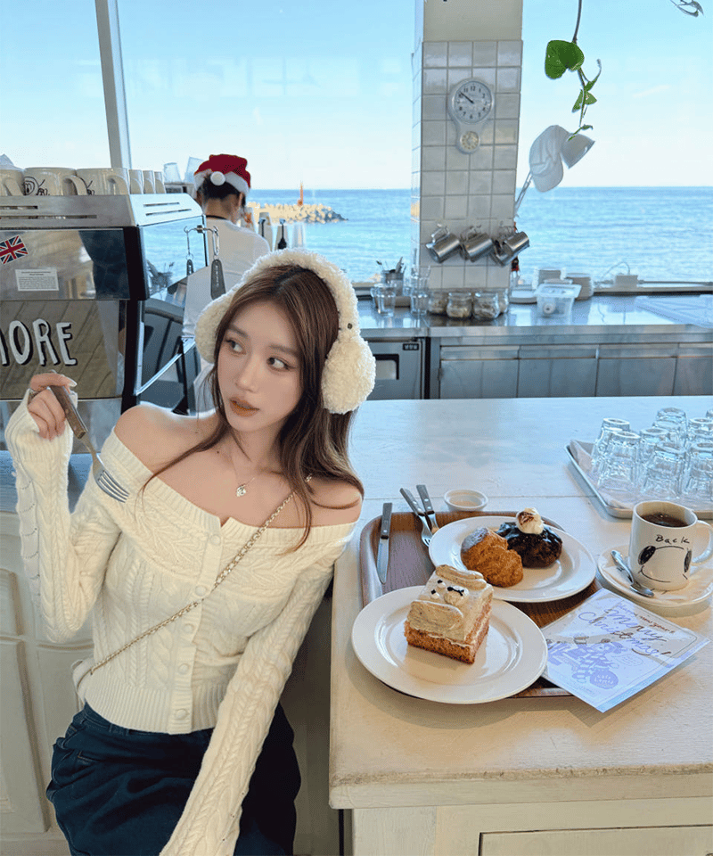 오프숄더 케이블 니트 가디건 대표 이미지