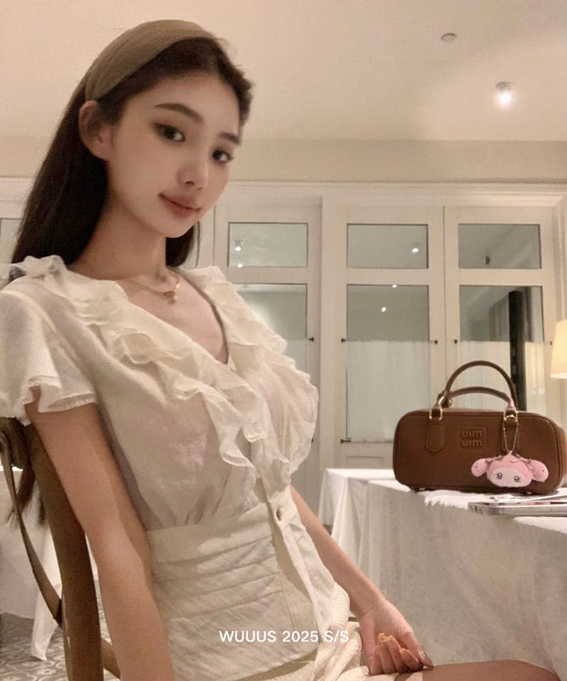 밤부모달 러플 날개 블라우스 대표 이미지