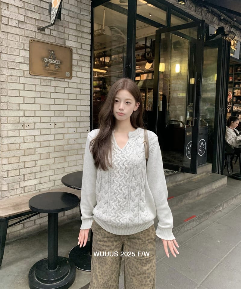 케이블 풀오버 브이넥 스웨터 추가 이미지 3