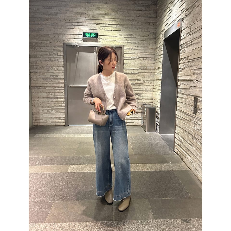 와이드 컷팅 미디엄 데님 팬츠 대표 이미지