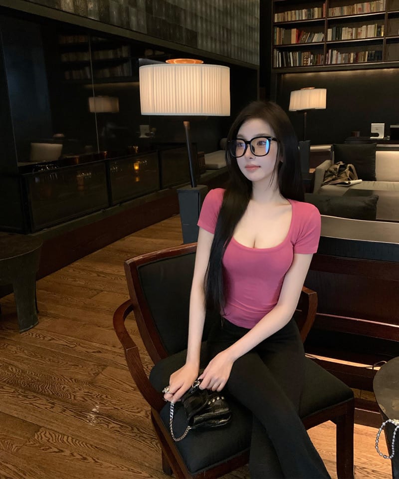 코튼 라운드 슬림 티셔츠 추가 이미지 3