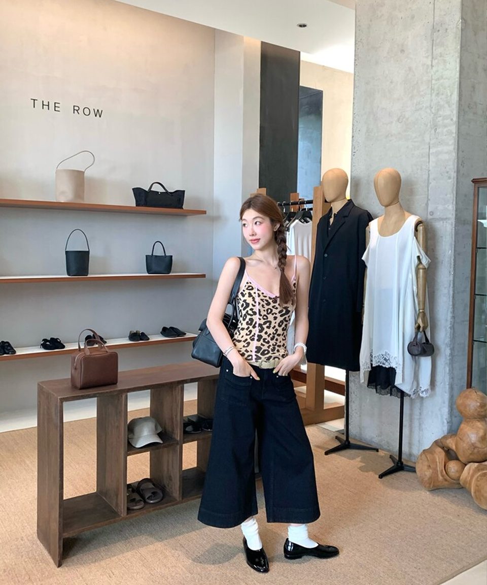 블랙 포켓 앵클 플레어 팬츠 추가 이미지 4