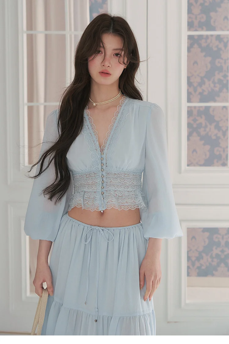 메탈버튼 레이스 크롭 블라우스 상세 이미지 21