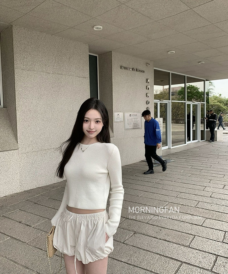 롱슬리브 라운드넥 와플니트 대표 이미지