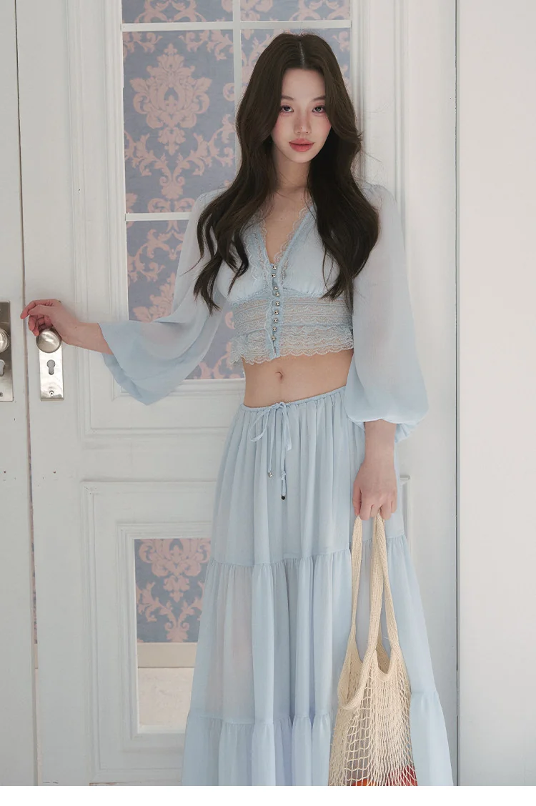 메탈버튼 레이스 크롭 블라우스 상세 이미지 13