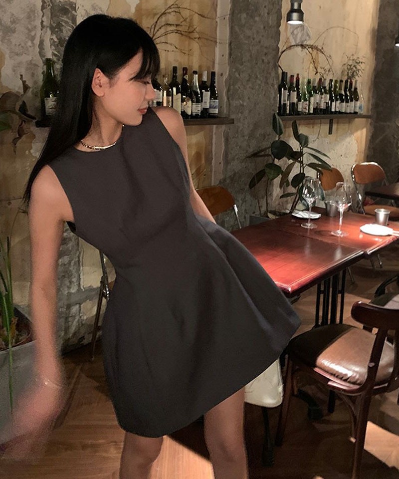 핀턱 그레이 민소매 원피스 대표 이미지